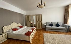 Londof Schei Apartments - Downtown